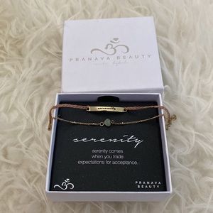 NIB Pranava Beauty by Carli Bybel Serenity Small Gold Chain Bracelet